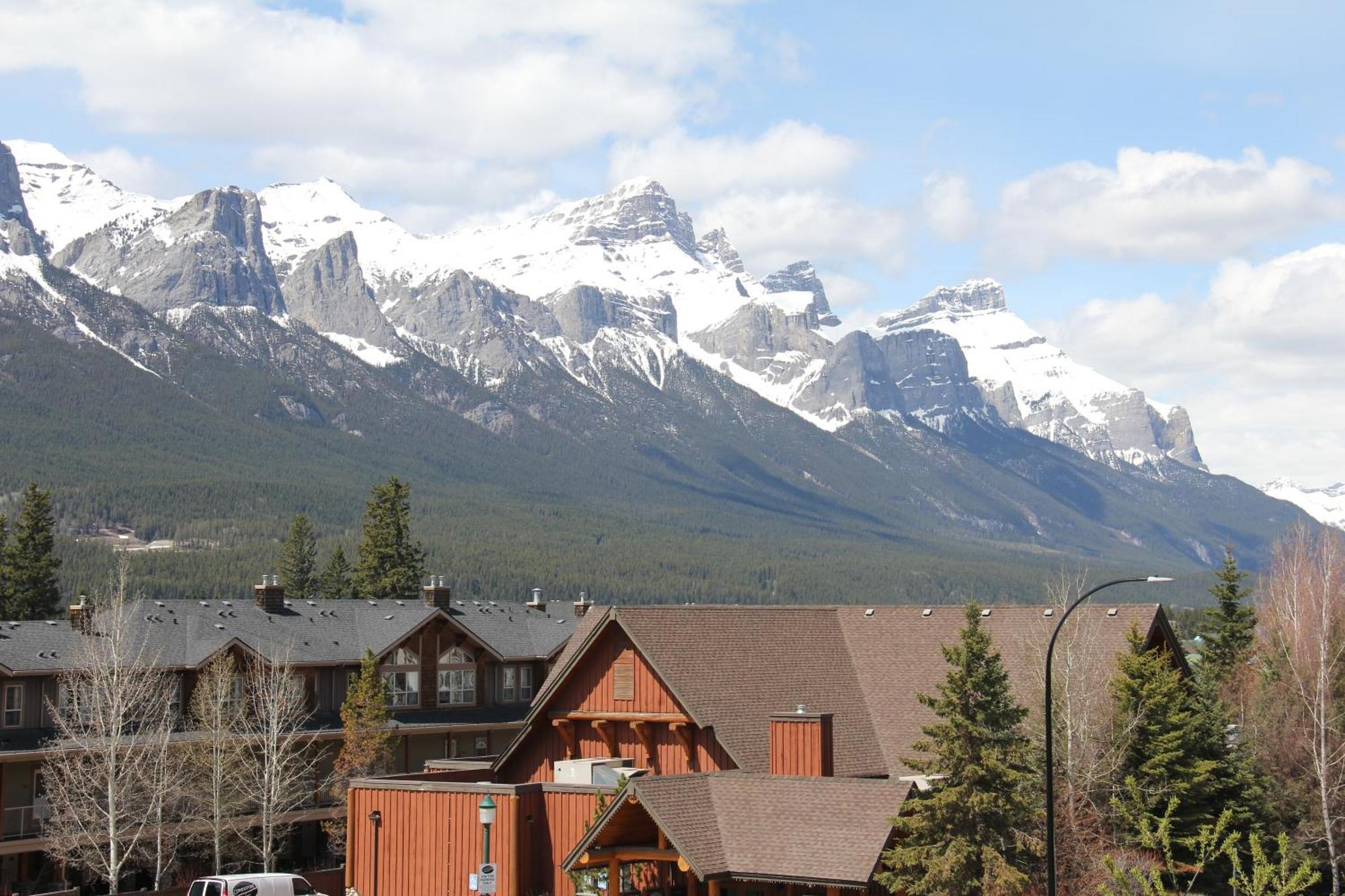 Windtower Lodge - Canmore Exterior photo